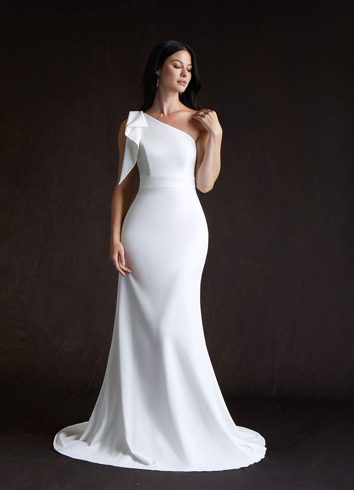 Diamond White Mermaid One Shoulder Stretch Crepe Dress