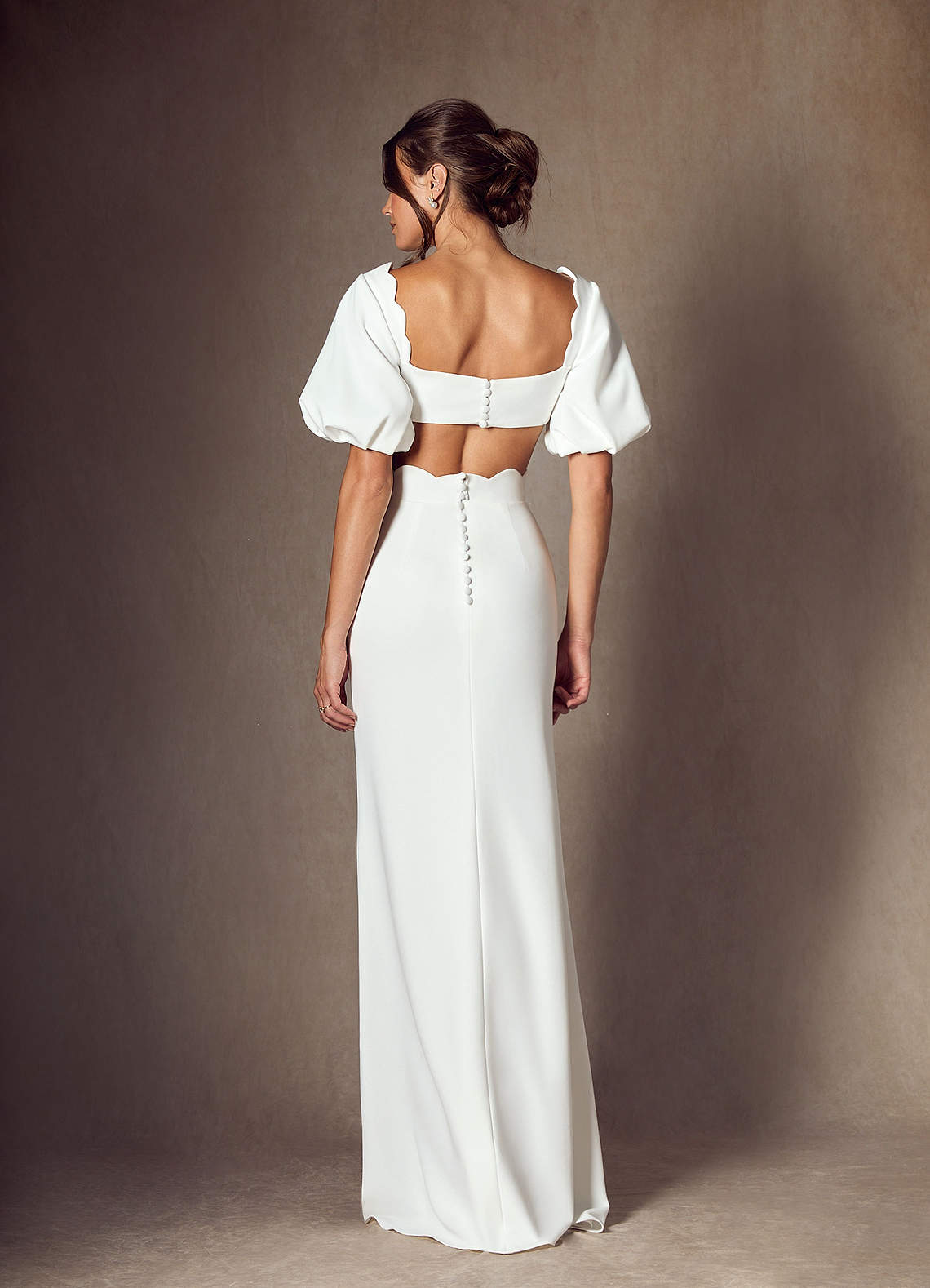 Diamond White Sheath Sweetheart Neckline Stretch Crepe Dress