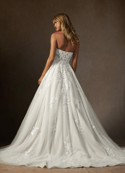 Diamond White Ball-Gown Strapless Lace Dress