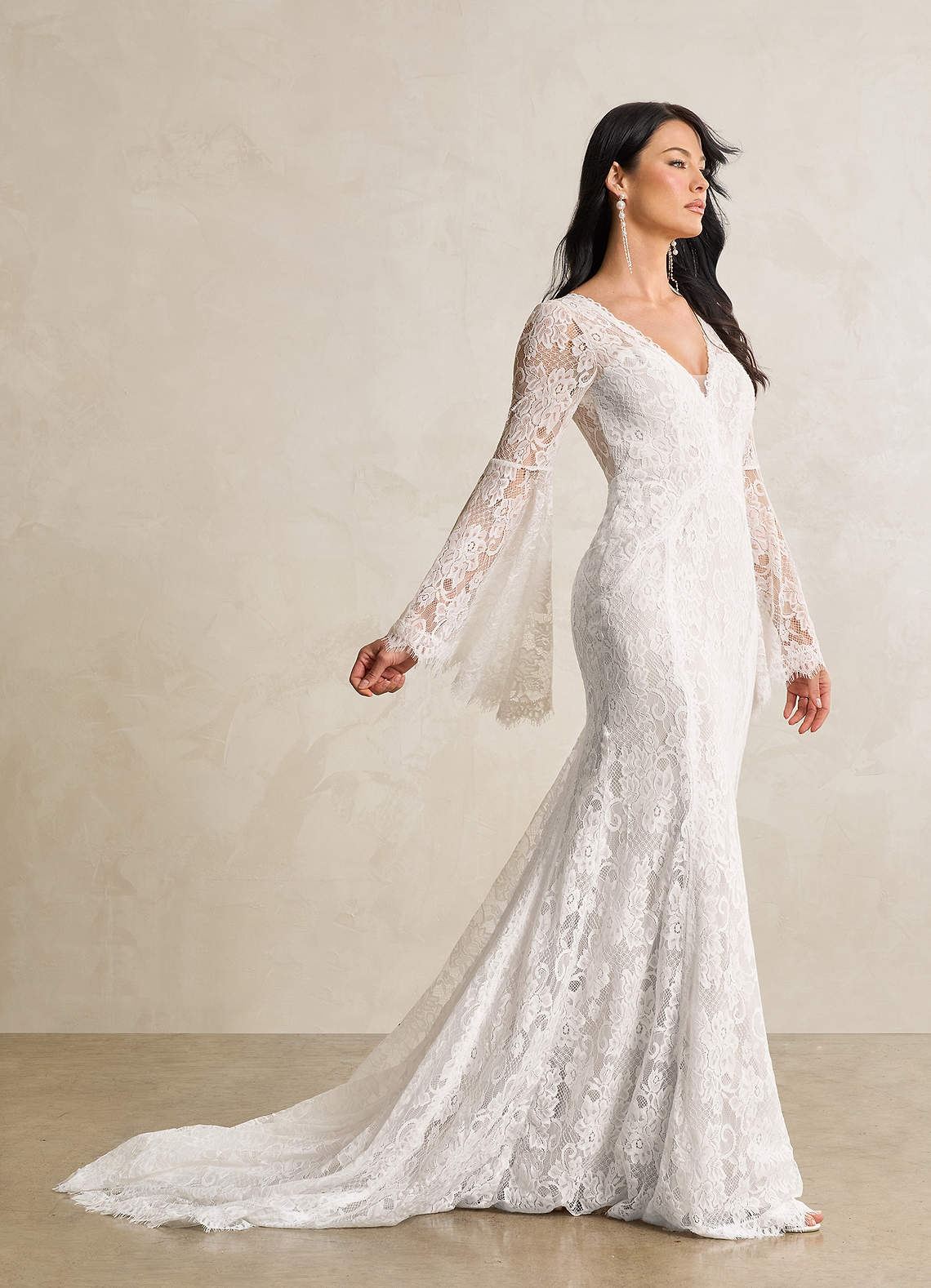 Diamond White Mermaid V-Neck Lace Dress