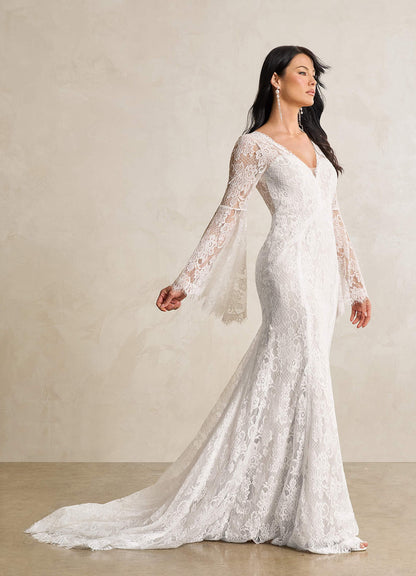 Diamond White Mermaid V-Neck Lace Dress