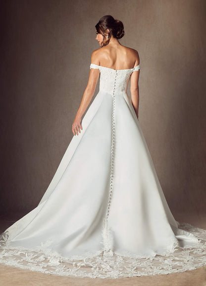 Diamond White Ball-Gown Sweetheart Neckline Lace Dress