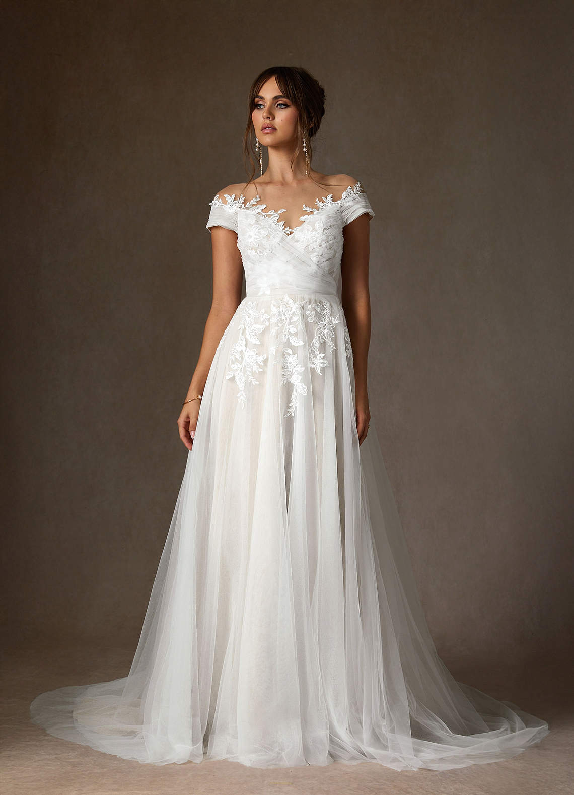 Diamond White A-Line Illusion Off-The-Shouler Lace Tulle Dress