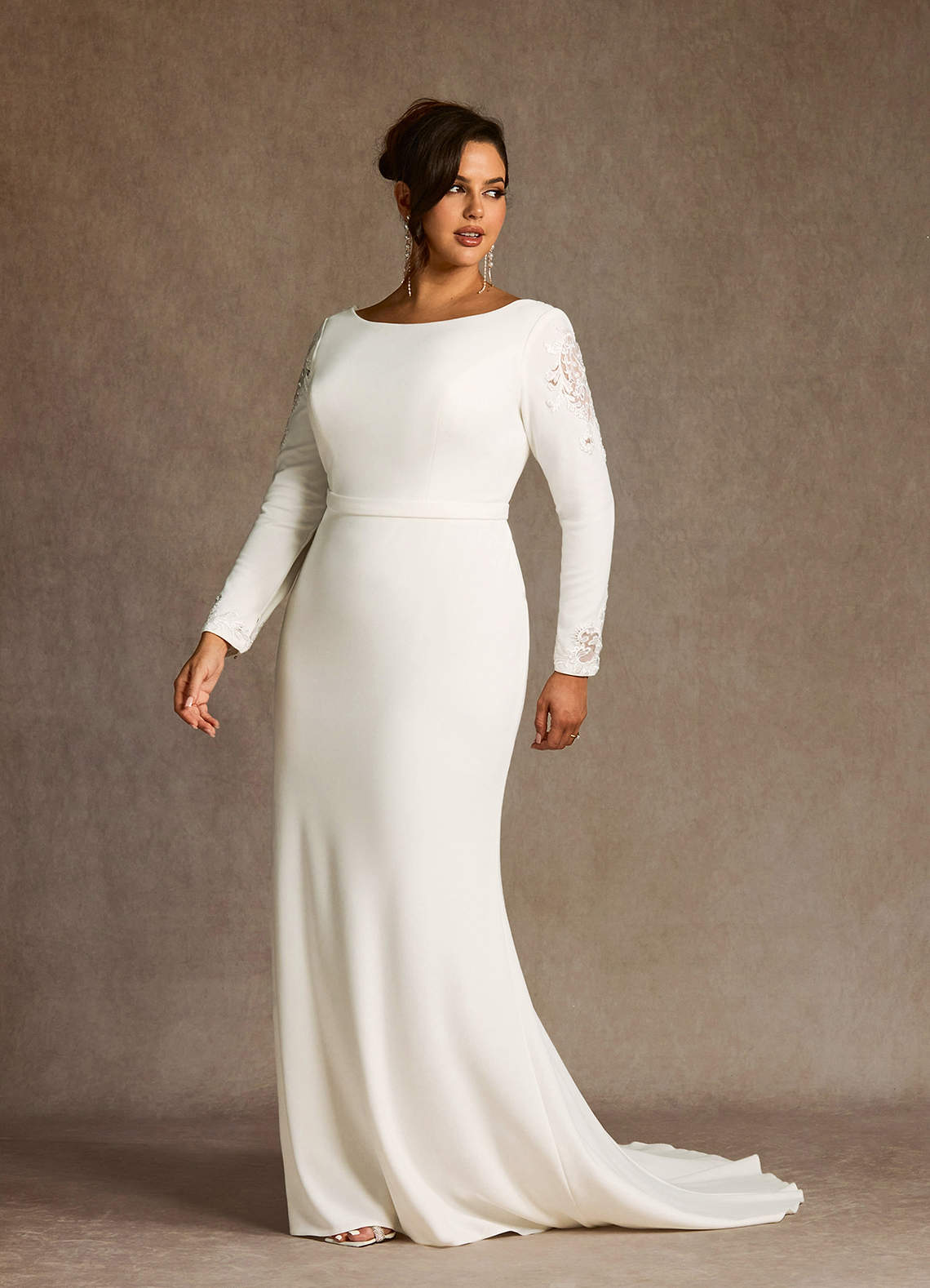 Diamond White Mermaid Scoop Sequins Stretch Crepe Dress