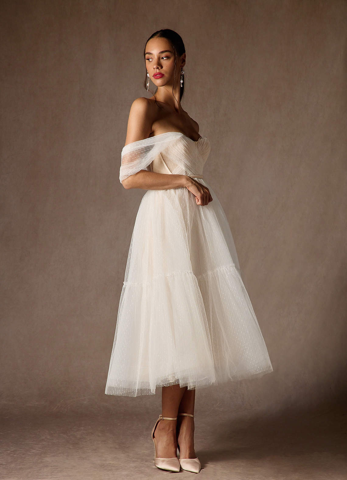 Diamond White Champagne A-Line Off-The-Shouler Tulle Dress