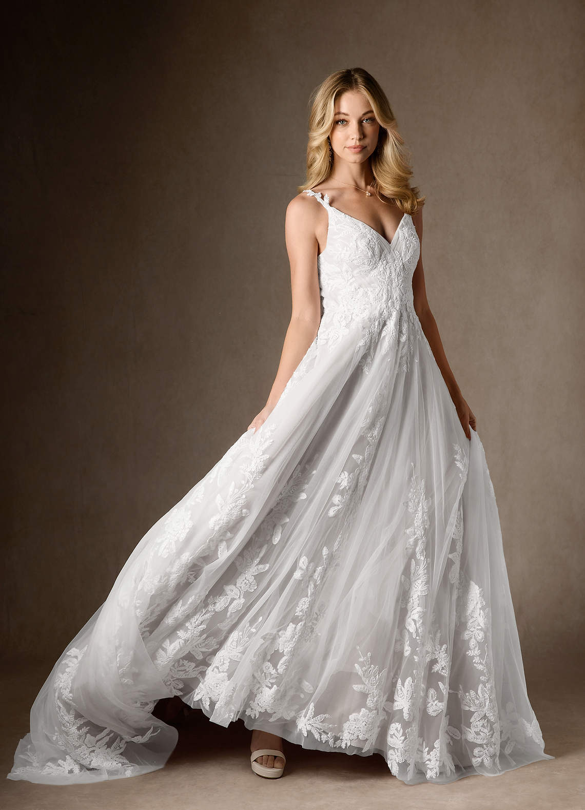 Diamond White A-Line V-Neck Sequins Tulle Dress