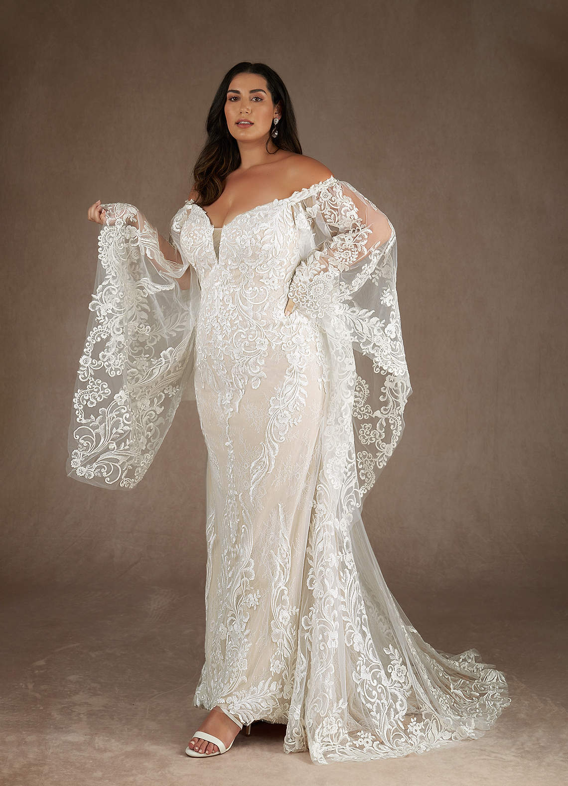 Diamond White Champagne Mermaid V-Neck Sequins Lace Dress