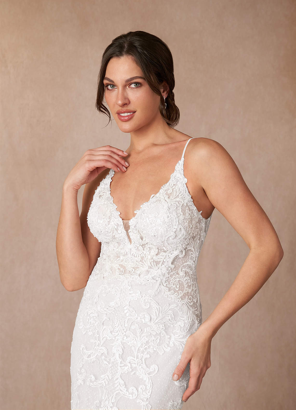 Diamond White Mermaid V-Neck Lace Dress