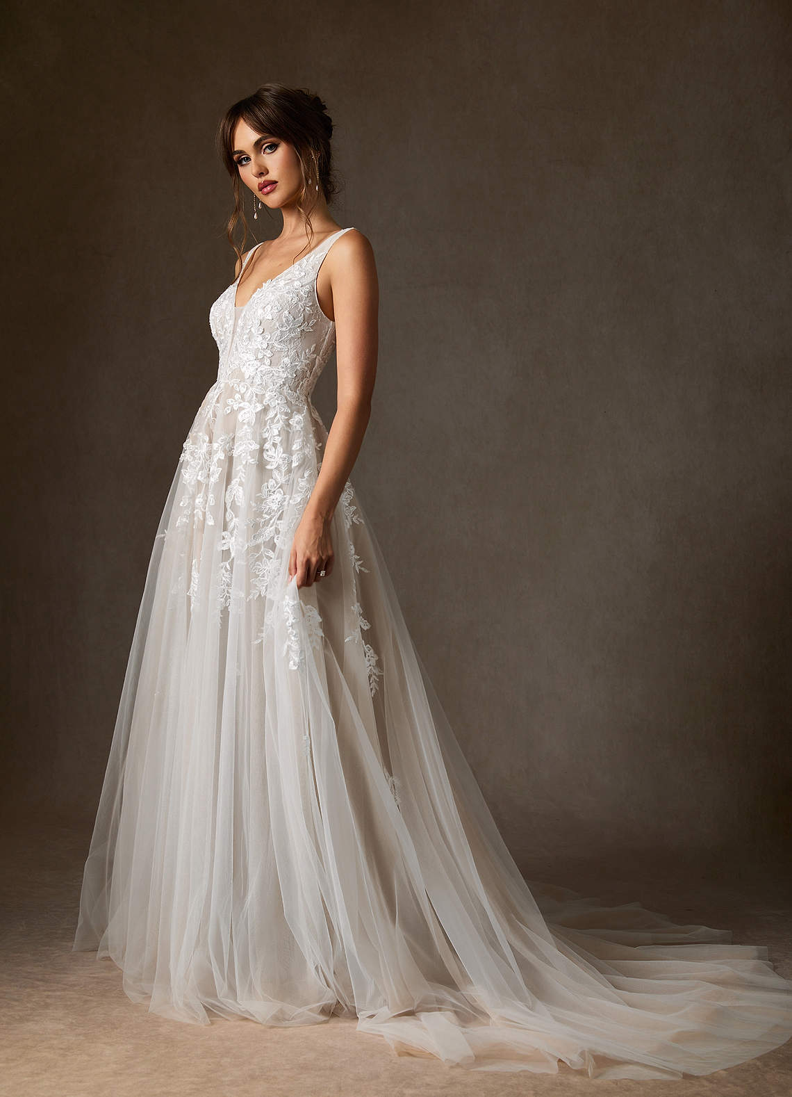 Diamond White A-Line V-Neck Sequins Tulle Dress