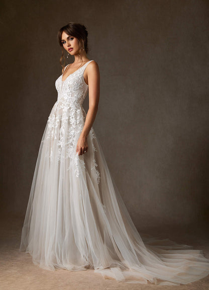 Diamond White A-Line V-Neck Sequins Tulle Dress
